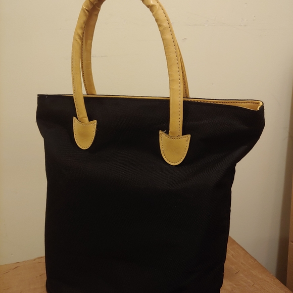 Bucket Style Bag - Picture 2 of 4